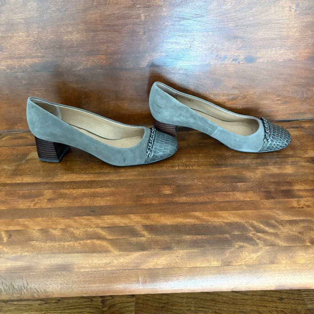 Tahari Monte Women's Block Heel Gray Suede & Faux Snakeskin Chain Accent Sz 7.5